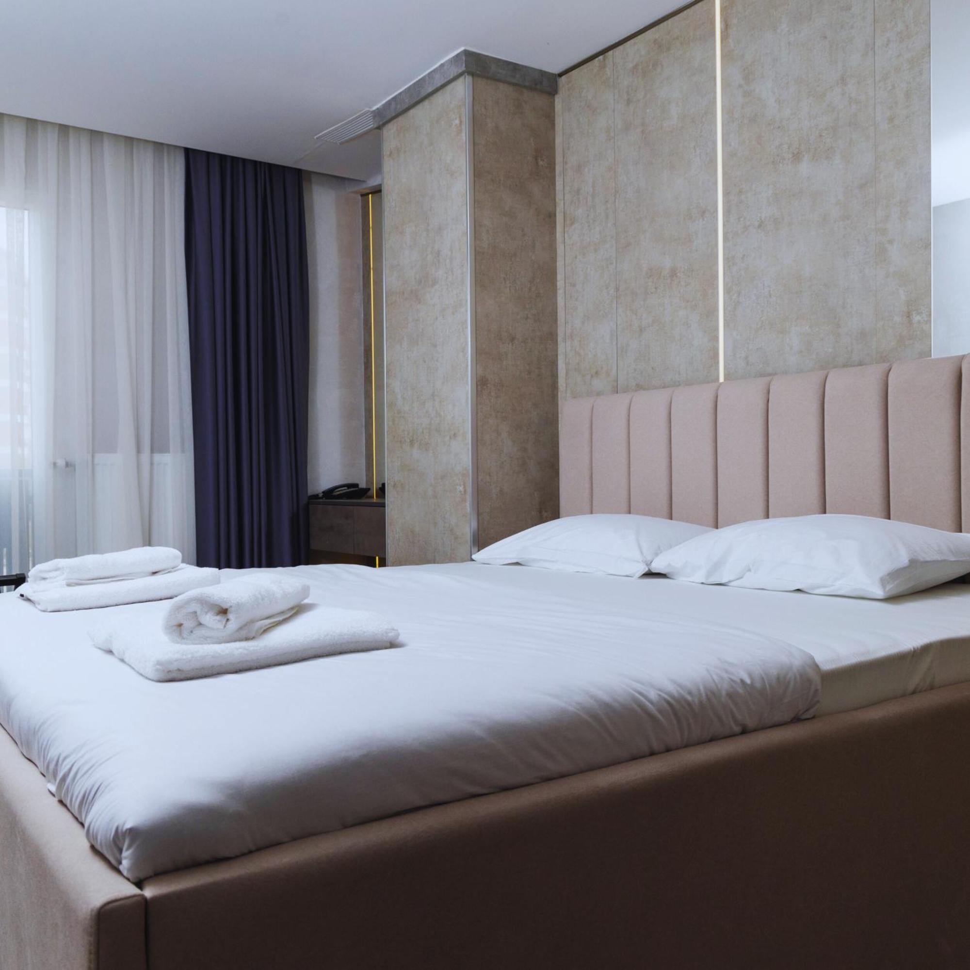 Hotel Solo 127 普里兹伦 外观 照片